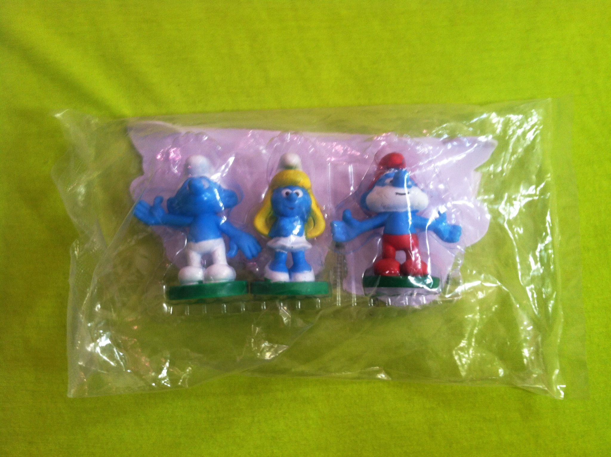 3 Smurfs PVC Cake Topper Figures & Background 80's