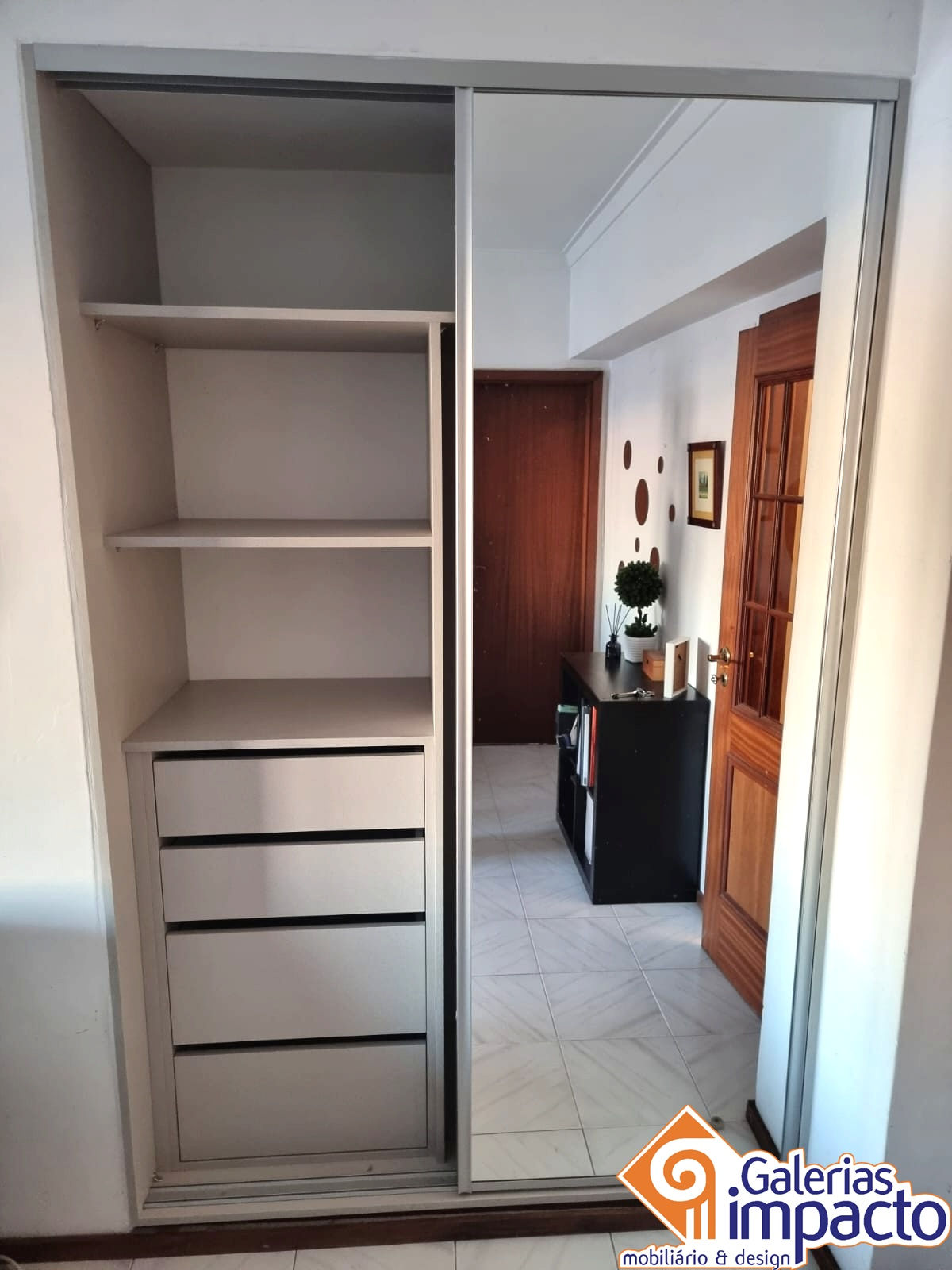 165 - Roupeiro Por Medida - Galerias Impacto