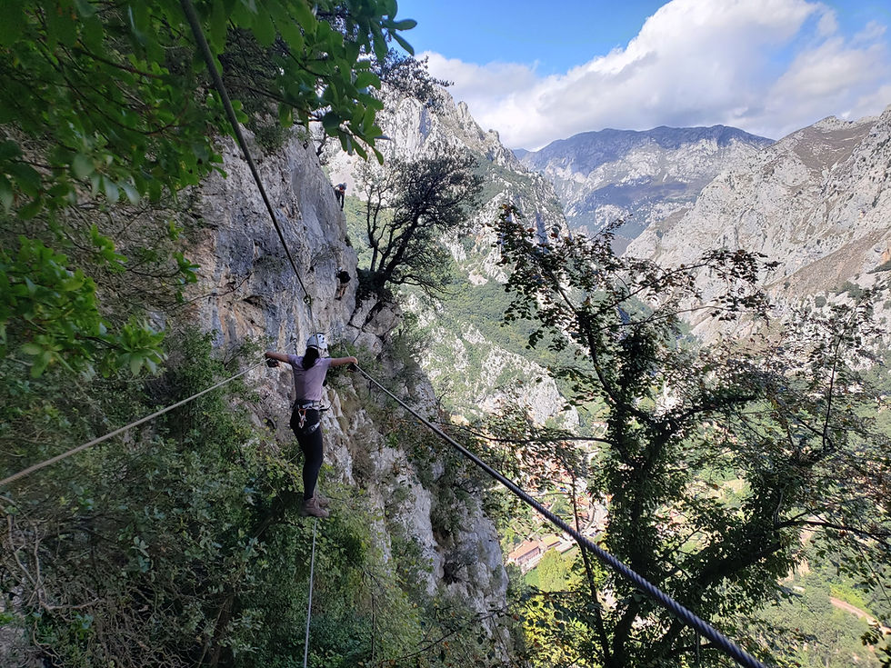 VÍA FERRATA 'LA HERMIDA'
