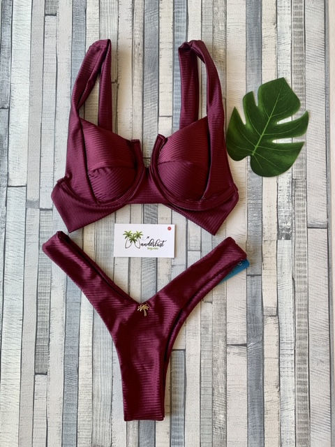 Thumbnail: Kim Bikini