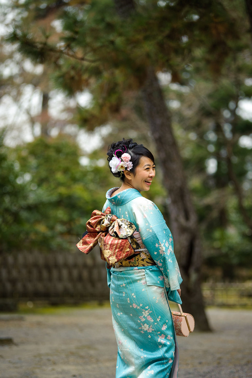 Carina poses in her beautiful Kimono