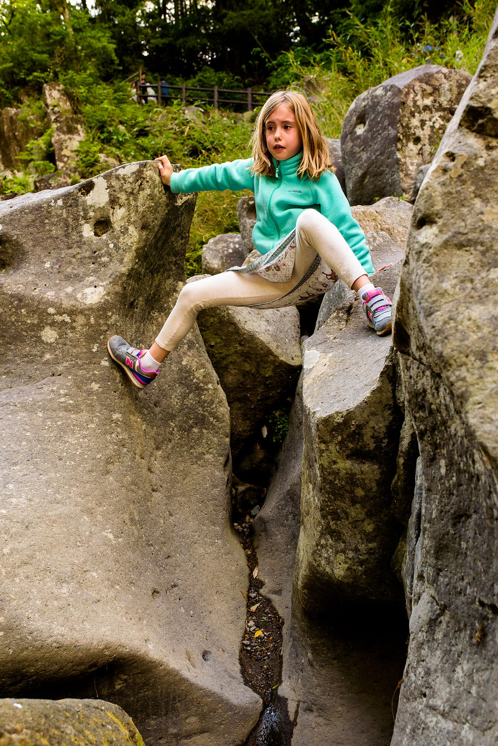 amelia scared of falling while climbing