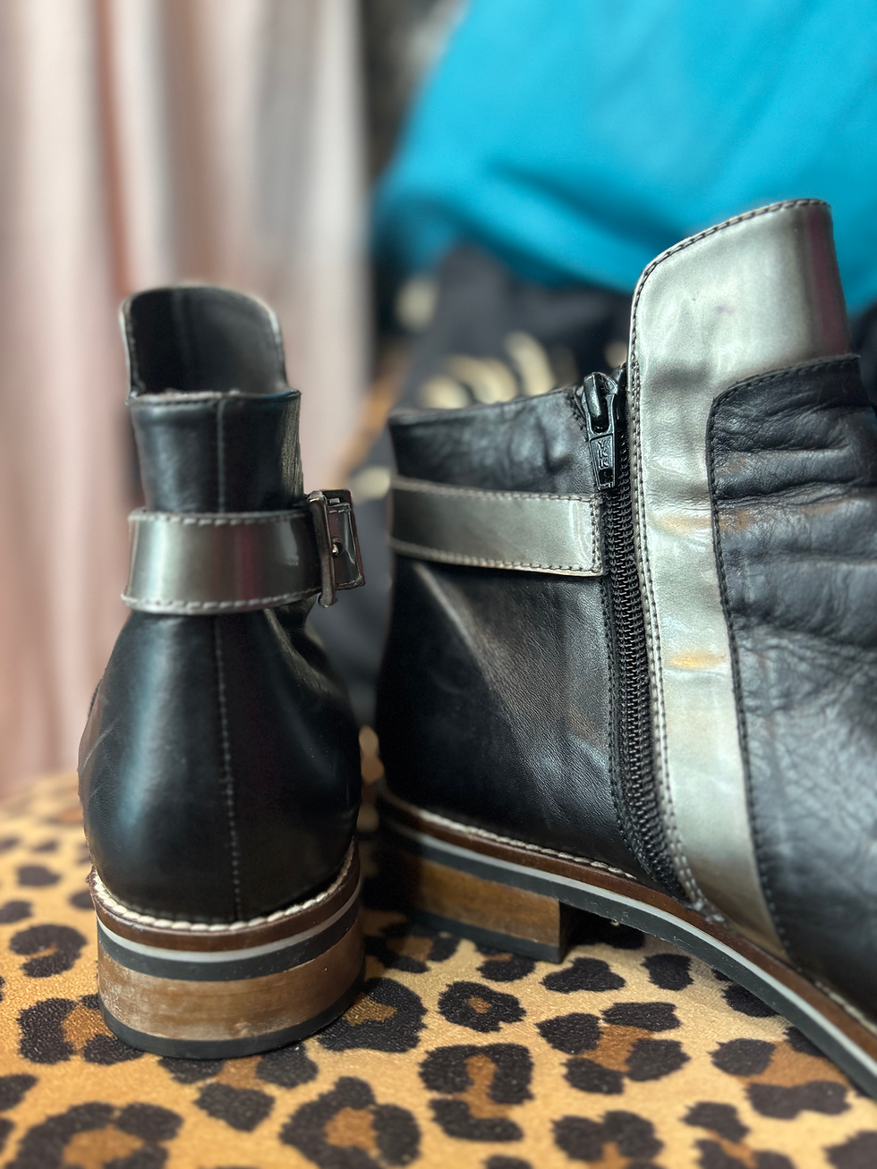 Thumbnail: Gadea black ankle boots with silver Size 6