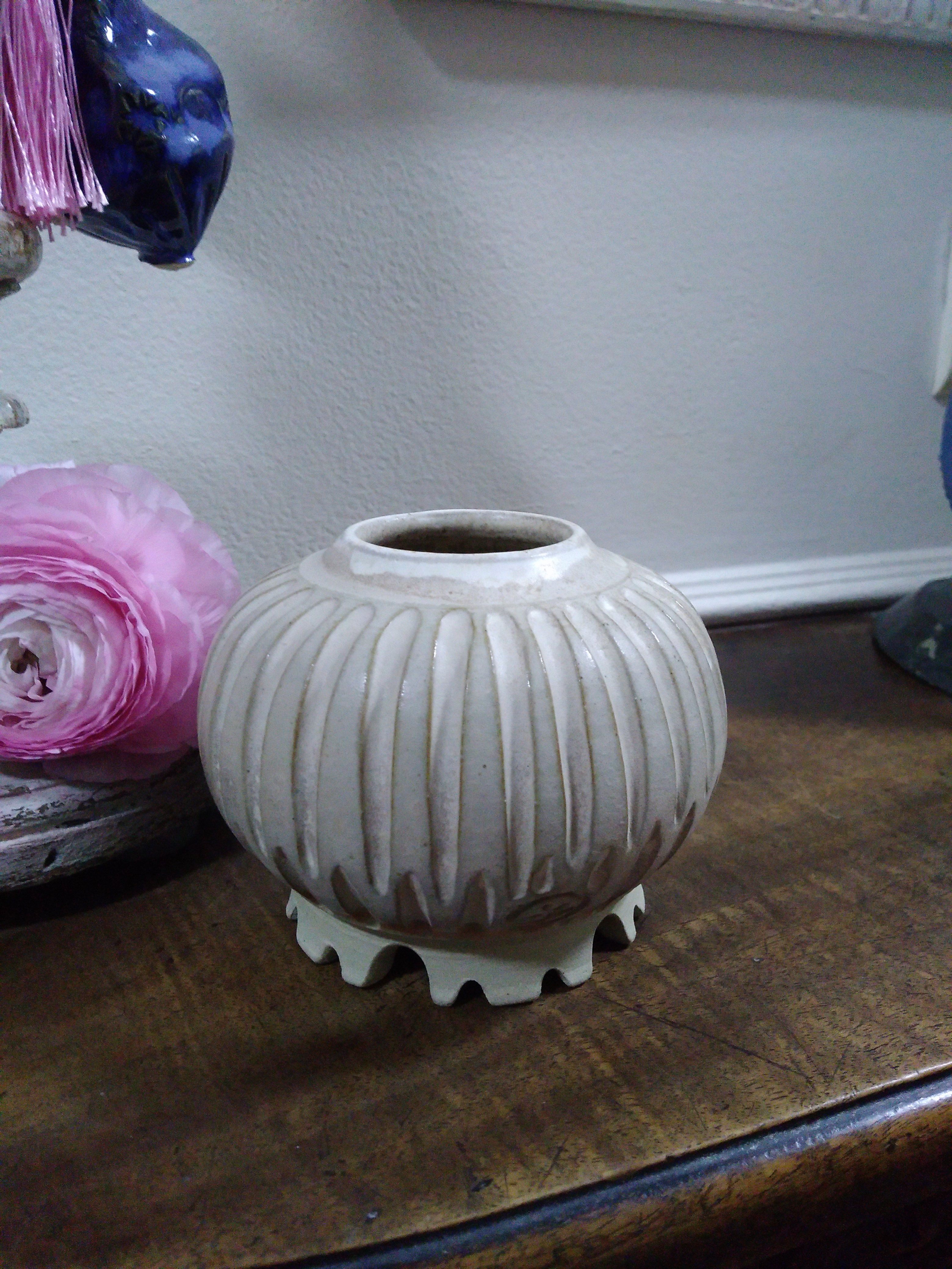 Vase boule orient pied Okonedo