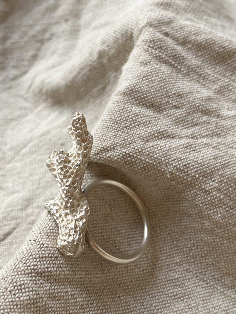 Thumbnail: WANDERWOMAN . CORAL . RING . LARGE
