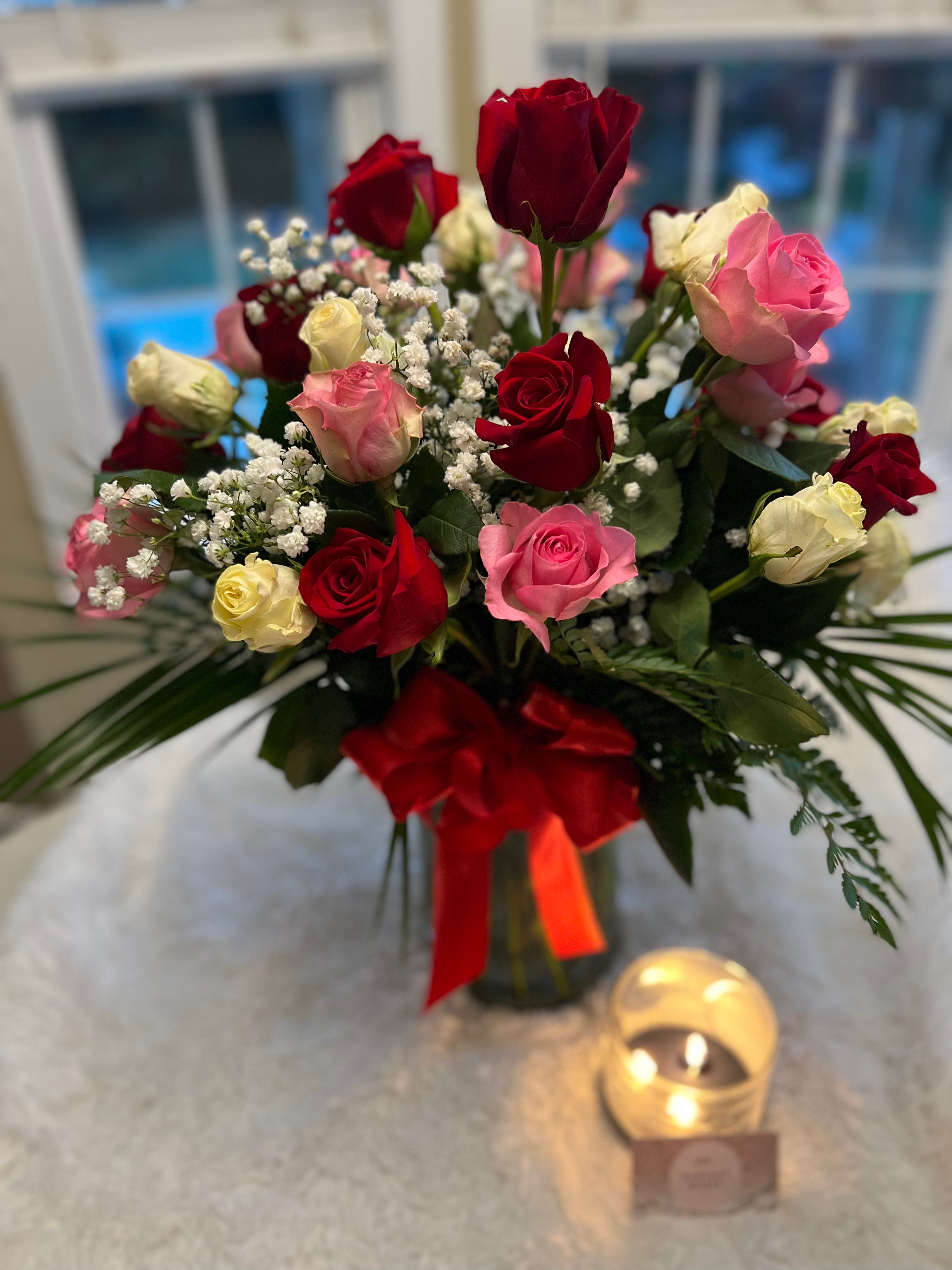 Fresh roses in vase