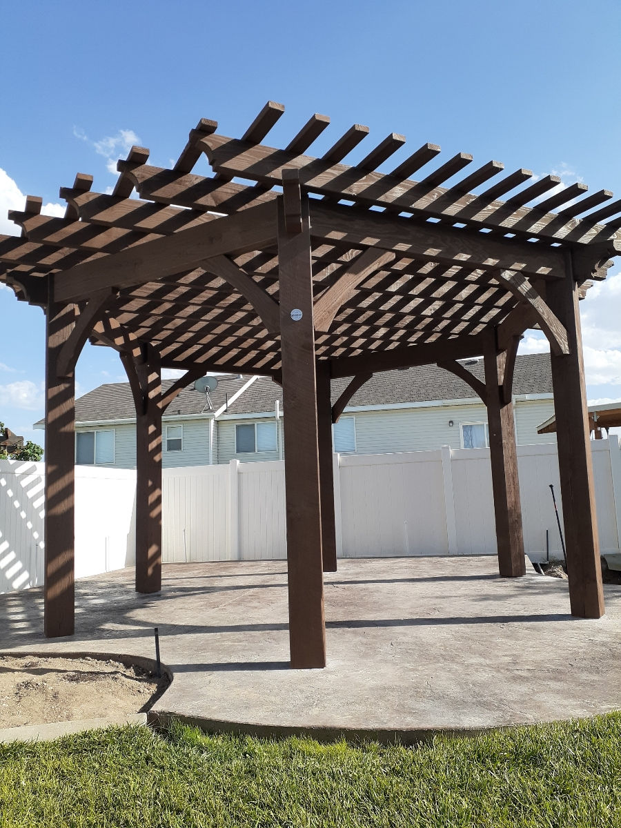 TRADITIONAL PERGOLA