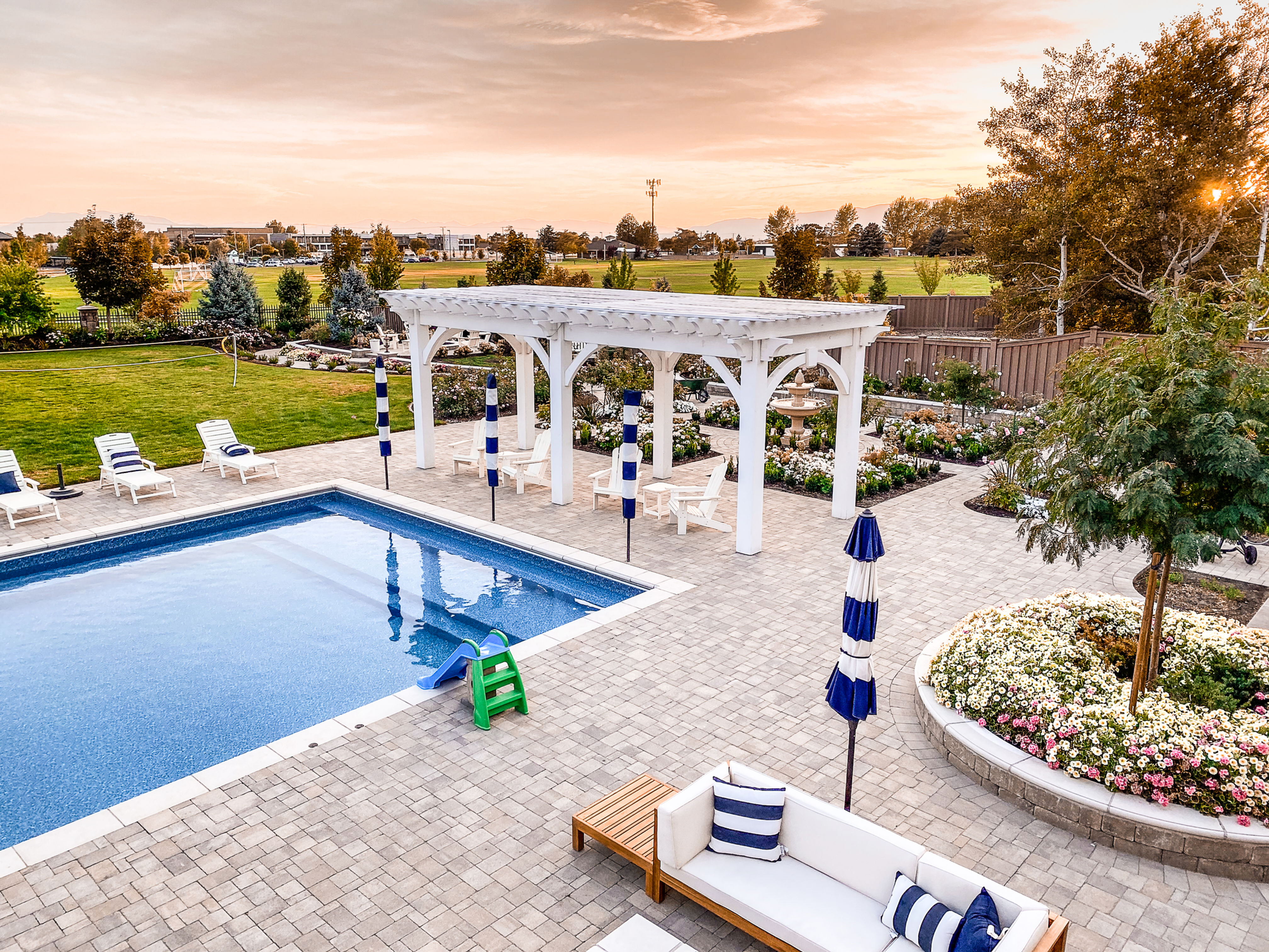 TRADITIONAL PERGOLA