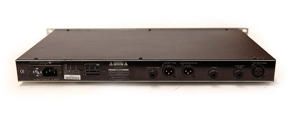 focusrite-platinum-voicemaster-rear