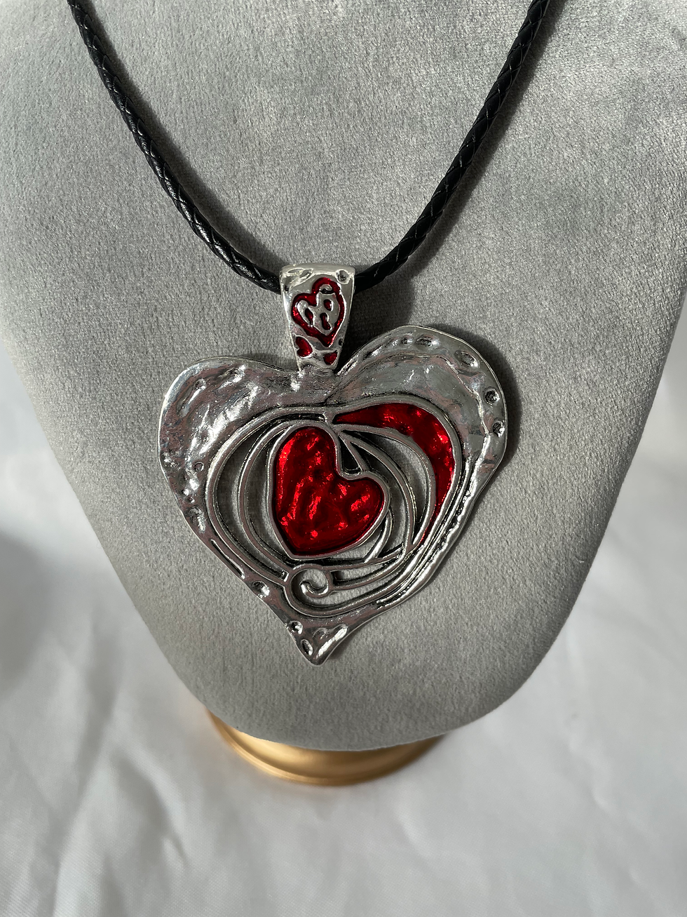 Thumbnail: Collier Albane