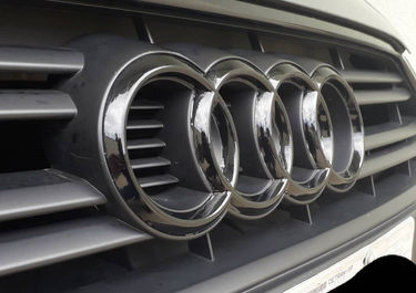 Envelopamento emblema Audi