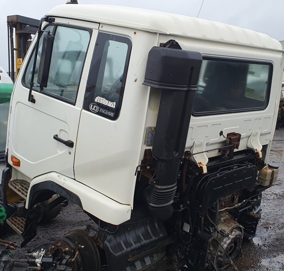 Thumbnail: Nissan UD PKC215 2003