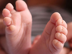 Babyfuesse brigittebornholt.de hawaiianische Schwangerschaftsmassage Lomi Hapai