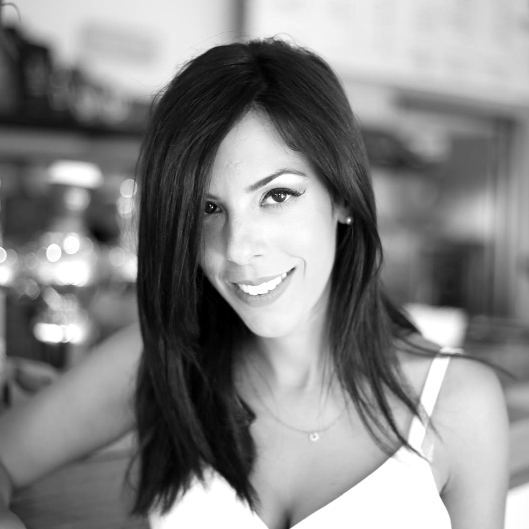 מיכל אלון- מנהלת לקוחות בכירה_edited.jpg