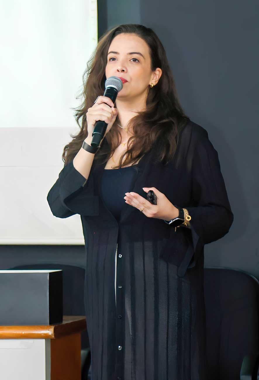 Professora Camila Forcellini abordou o tema das arenas sustentáveis e a aplicação dos princípios de ESG na gestão esportiva © ASEMESP