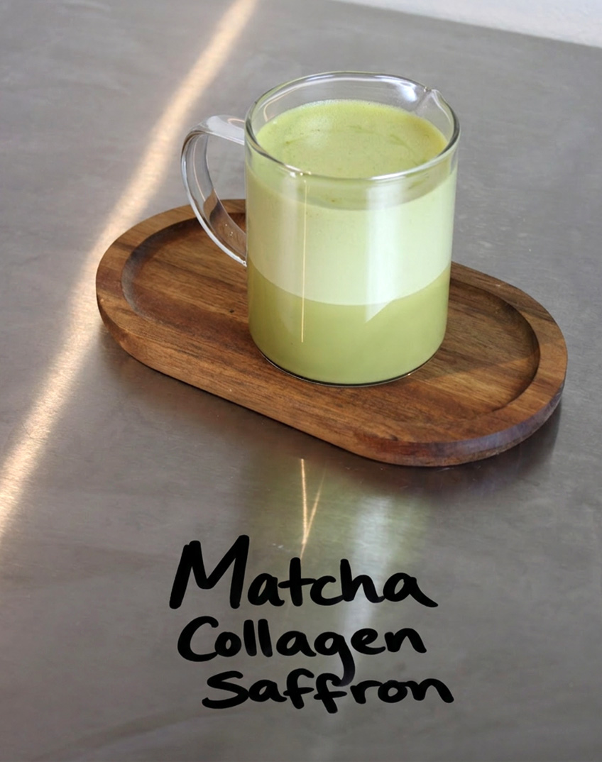 Matcha Beauty latte with collagen and saffron at Happy Tea Amsterdam West