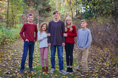 Silver Bear Studio, Silver Bear Families, Cohasset Minnesota, Northern Minnesota, Family Portraits, Family Photography, Outdoor Family Photo Session, Siblings, Fall Family Session