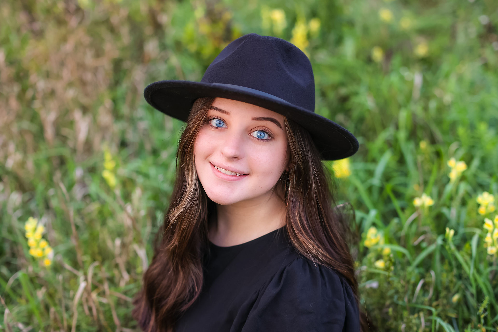 Silver Bear Studio Seniors, Early Summer Senior Session, Summer Photo Session, Wildflowers, Minnesota, Grand Rapids Minnesota
