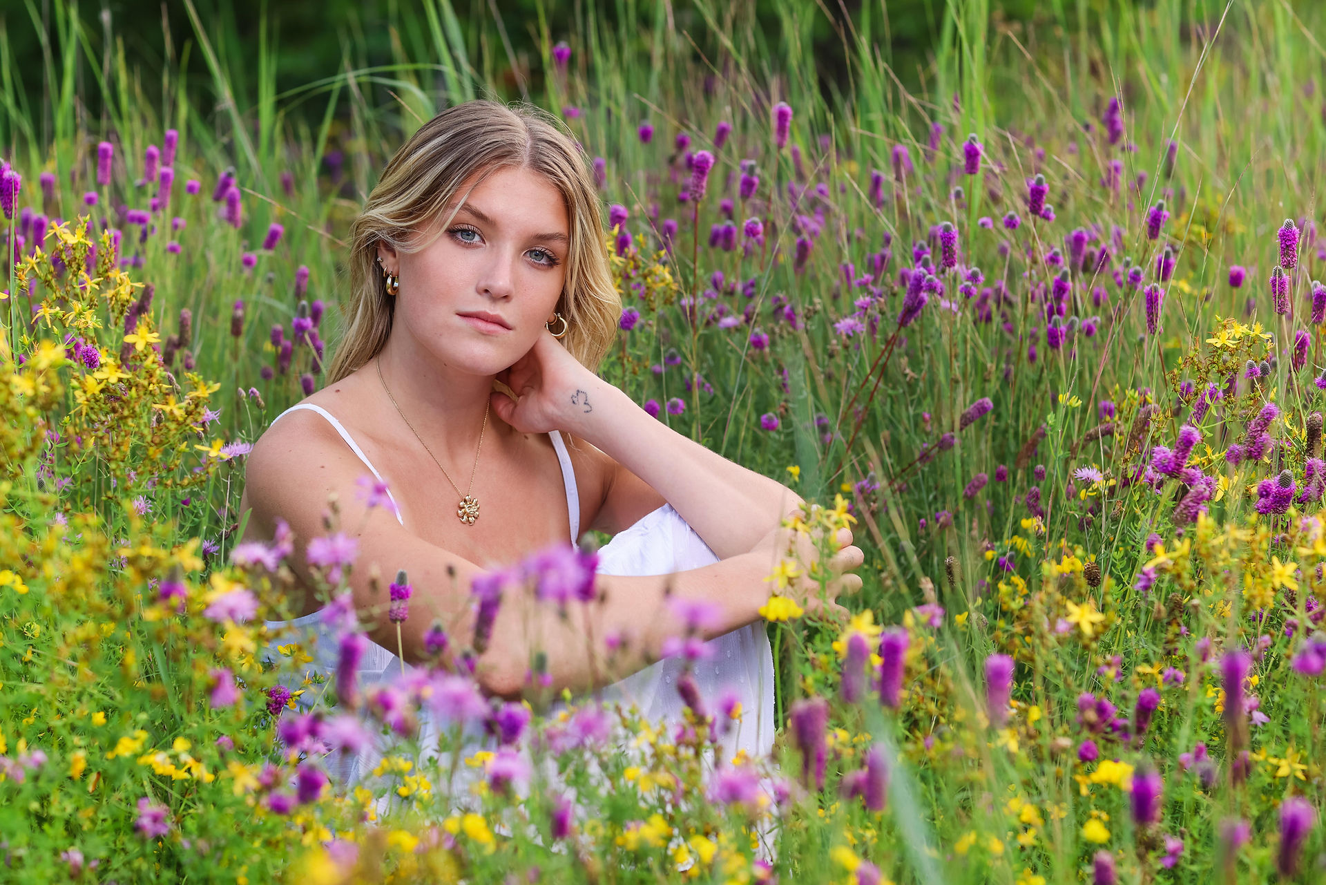 Silver Bear Studio Seniors, Early Summer Senior Session, Summer Photo Session, Wildflowers, Minnesota, Grand Rapids Minnesota
