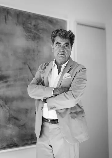 Antonio Citterio   Antonio Citterio is an Italian architect, furniture and industrial designer.