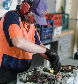 Potential carbon benefits of television and computer e-waste recycling in Australia