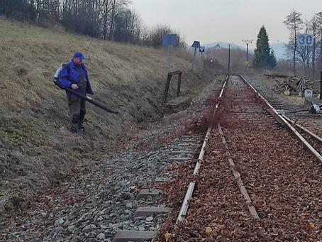 Proběhla brigáda na nádraží v Zubrnicích