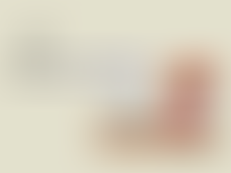 дівчинка за комп'ютером