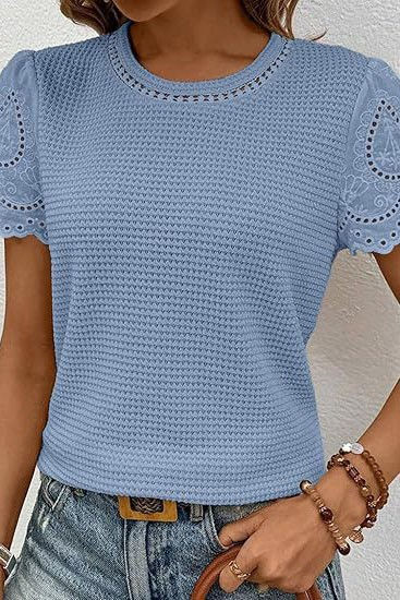 Lace Trimmed Pineapple Patterned Short Sleeved Top