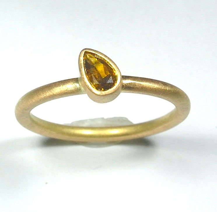 Sommer Ring mit  braunem  Diamant