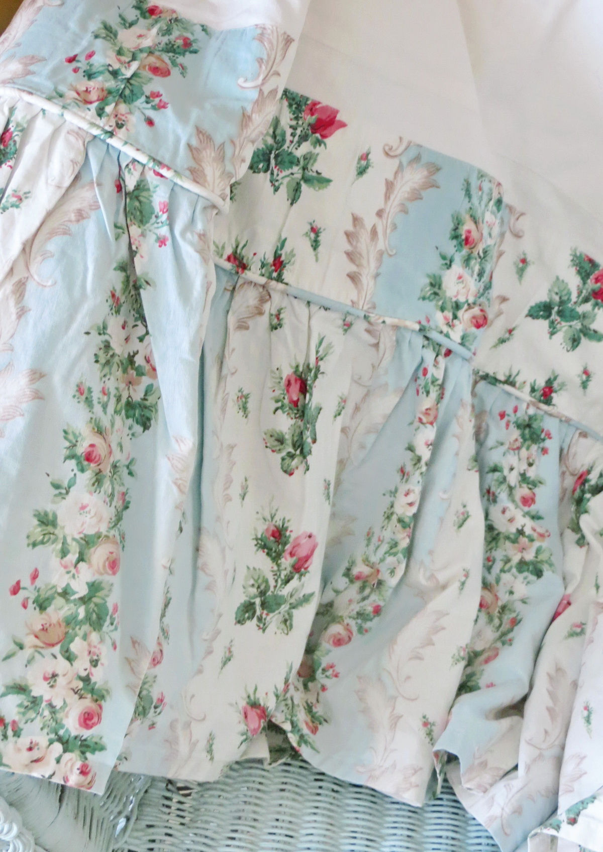 Wardle Rosebuds & Aqua Bed Valance Sheet