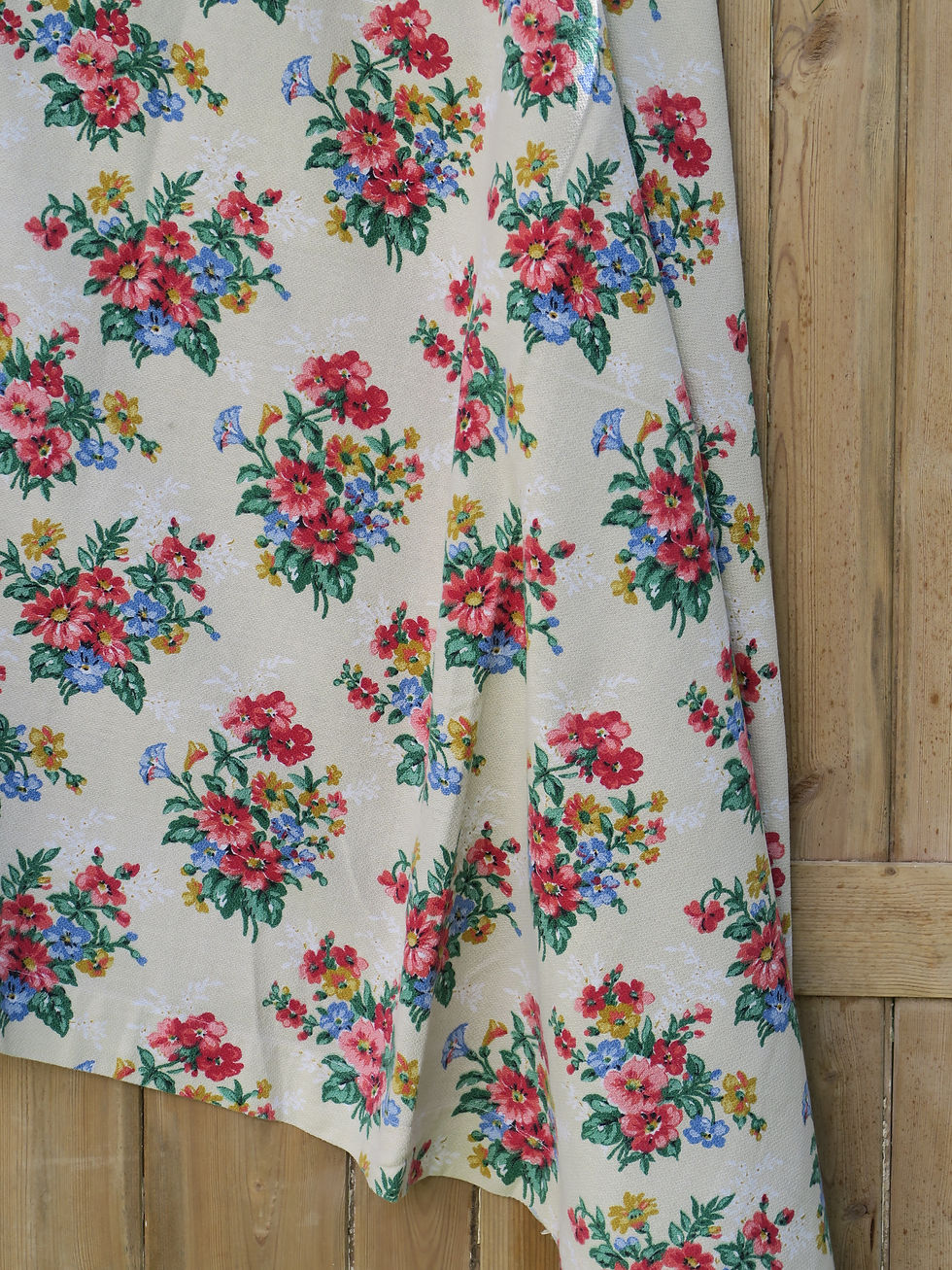 Thumbnail: Floral Barkclotch cotton curtains roses