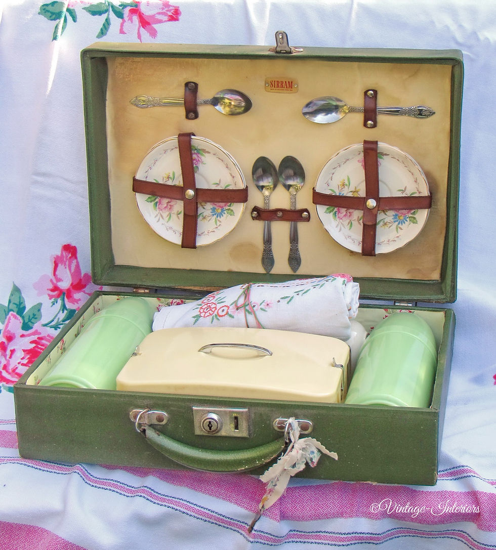 Sirram picnic case and original contents