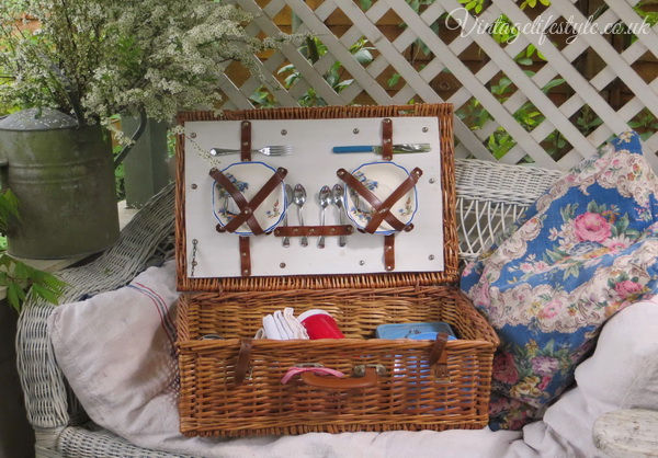 Thumbnail: Picnic Basket Hamper