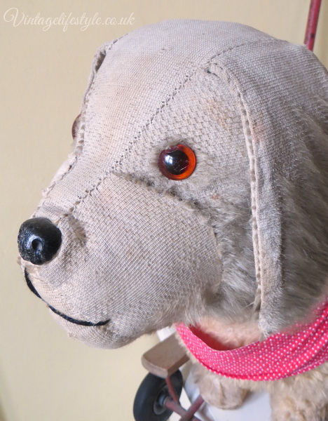 Thumbnail: Pedigree Ride and Push-Along Dog