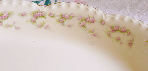 Thumbnail: Antique Rose Garland Platters roses