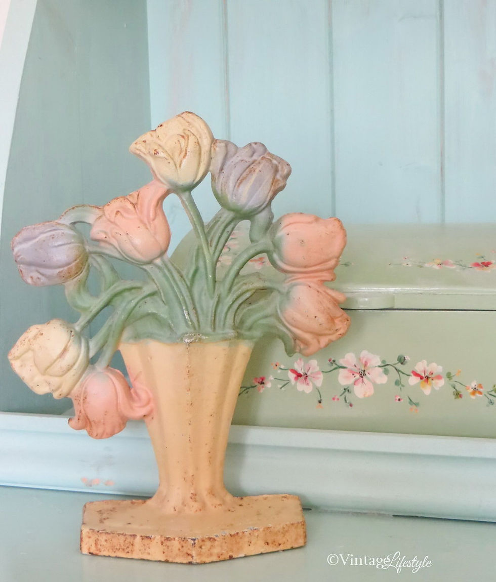 Thumbnail: Iron Tulip Vase Doorstop