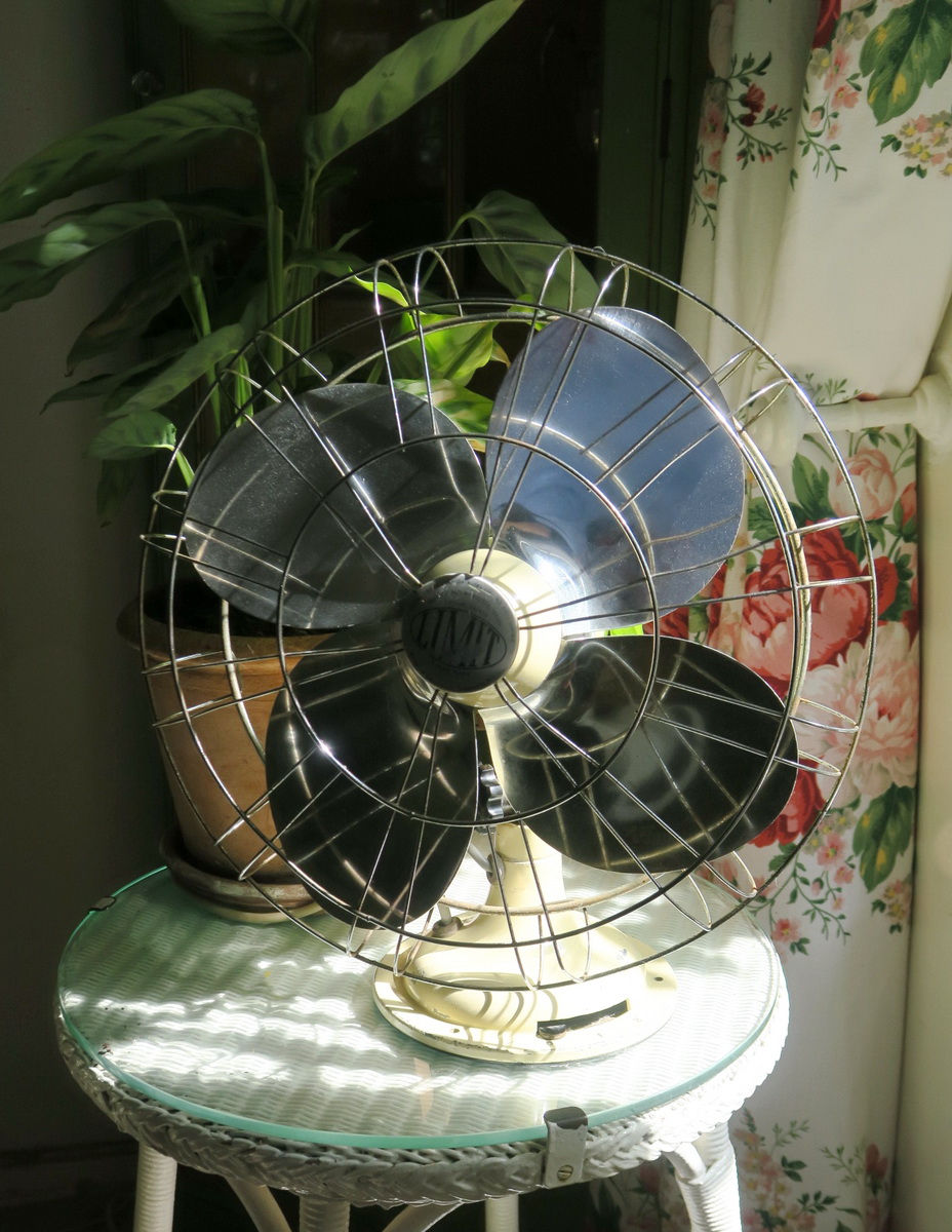 Thumbnail: Veritys Limit Vintage Electric Fan enamel