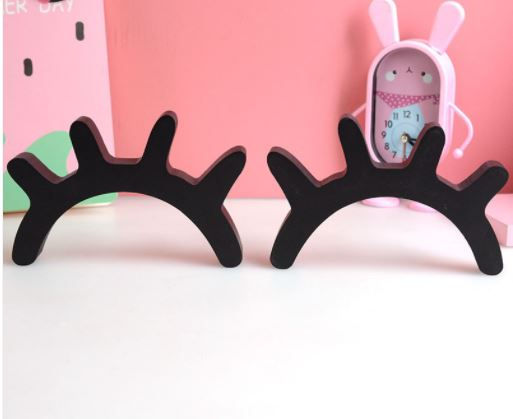 Wooden Eyelashes Shape Wall Decor