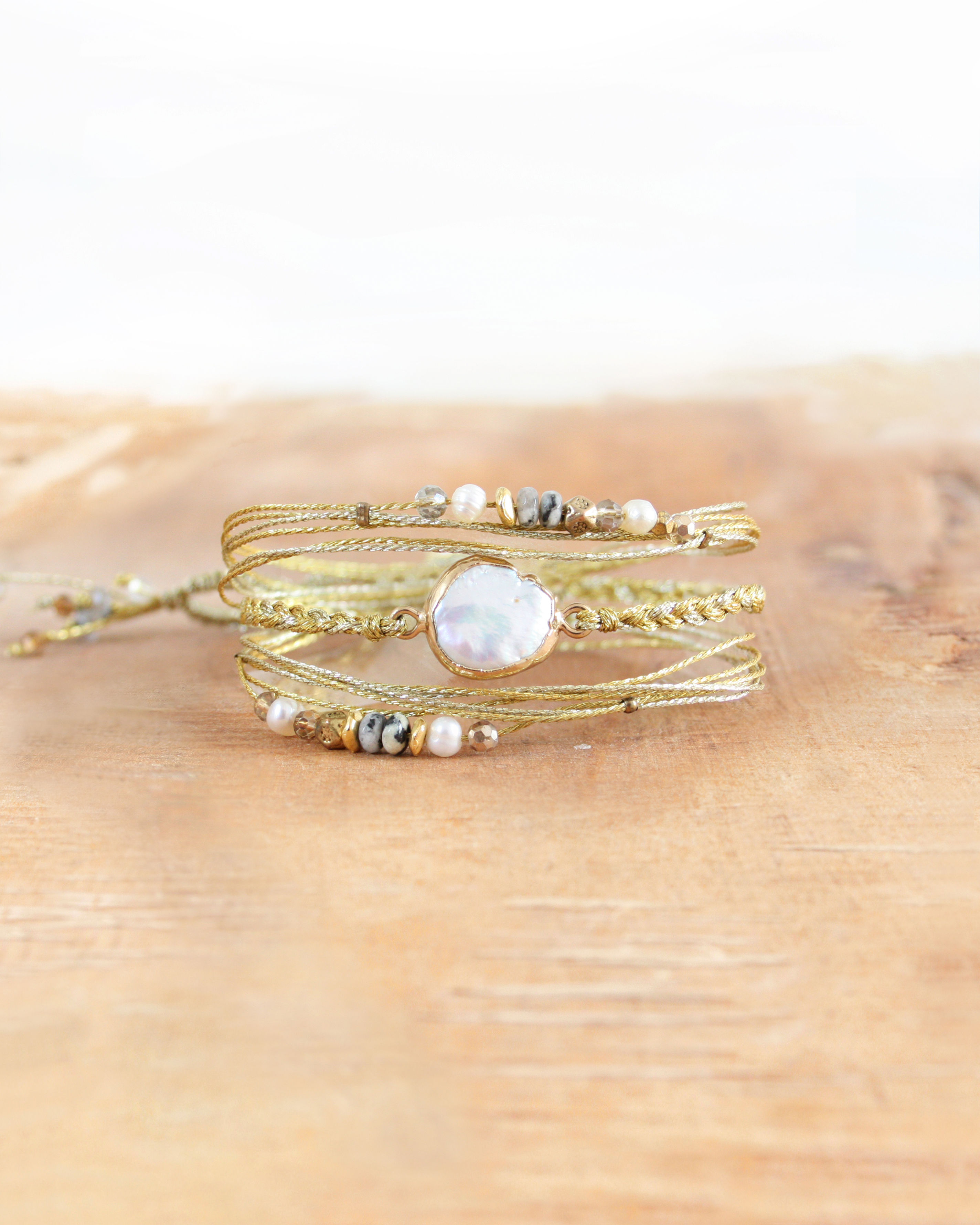 Bracelet Wrap Vintage SOLEIA 3 tours en pierres naturelles nacre blanche jasper dalmatien