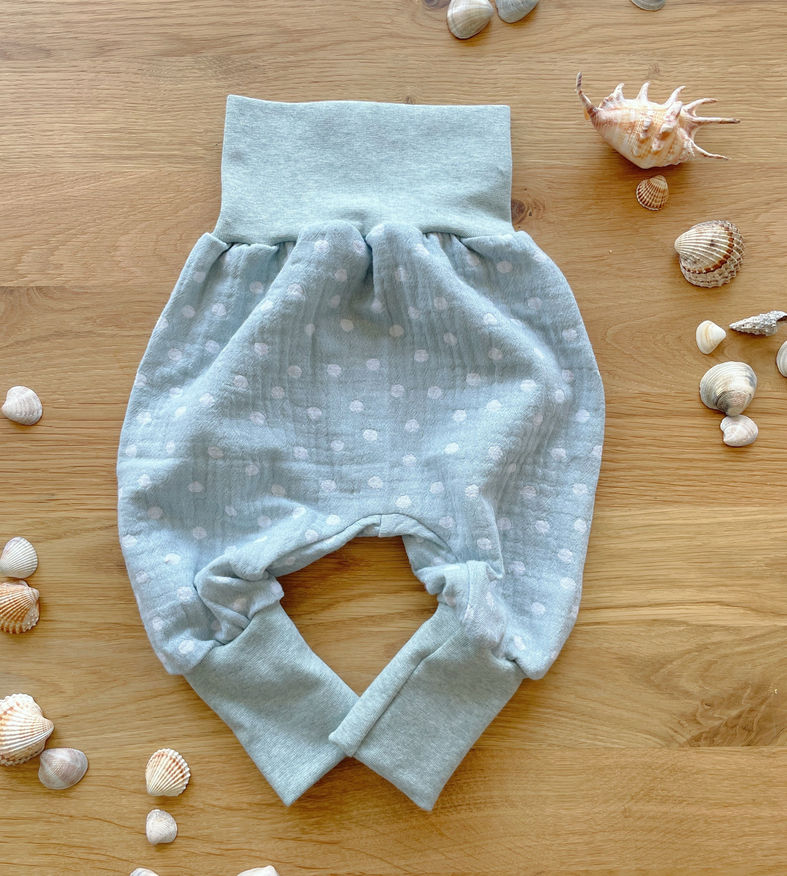 Musselin-Pumphose mint gepunktet- Gr.74/80