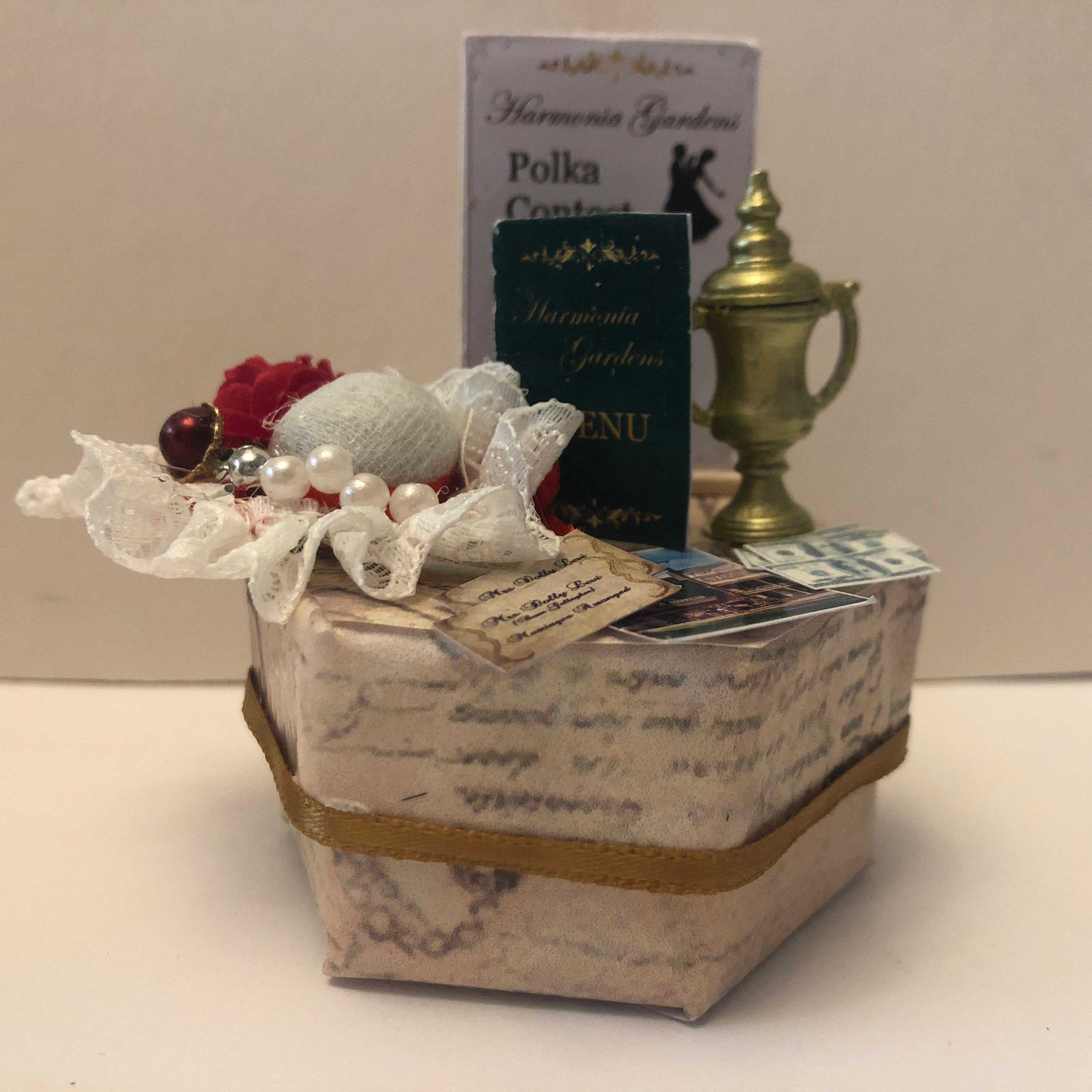 Hello Dolly Miniature Gift Boxes