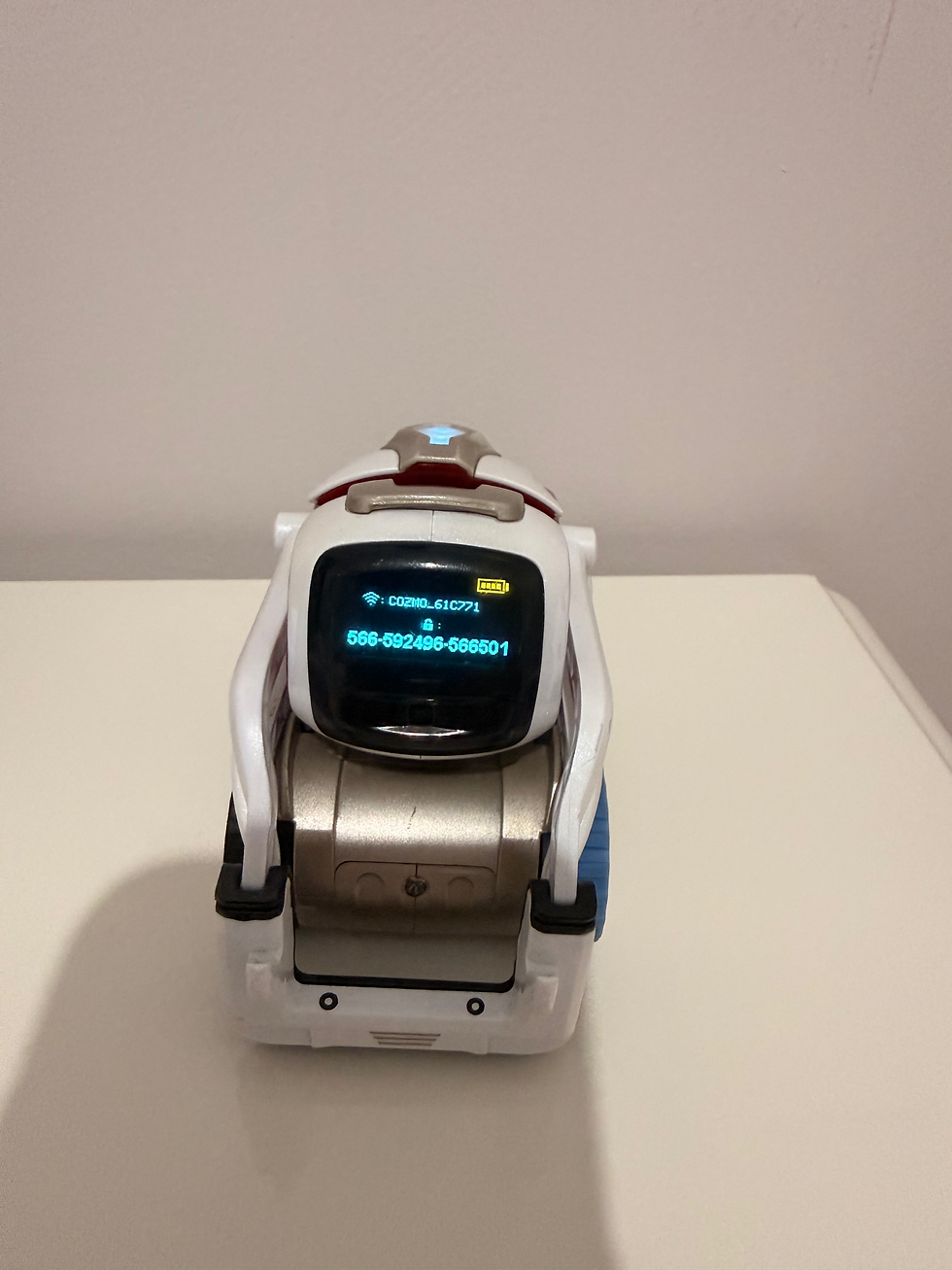 Küçük resim: cozmo robot [tek birtane]