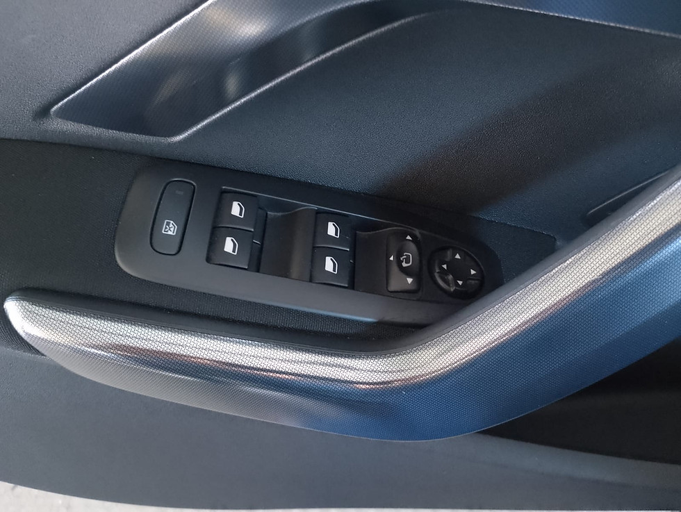 Miniatura: Peugeot 2008 Allure Diesel HDi 2014