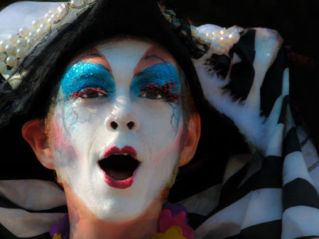 As diferenças na atuação para teatro e para TV.