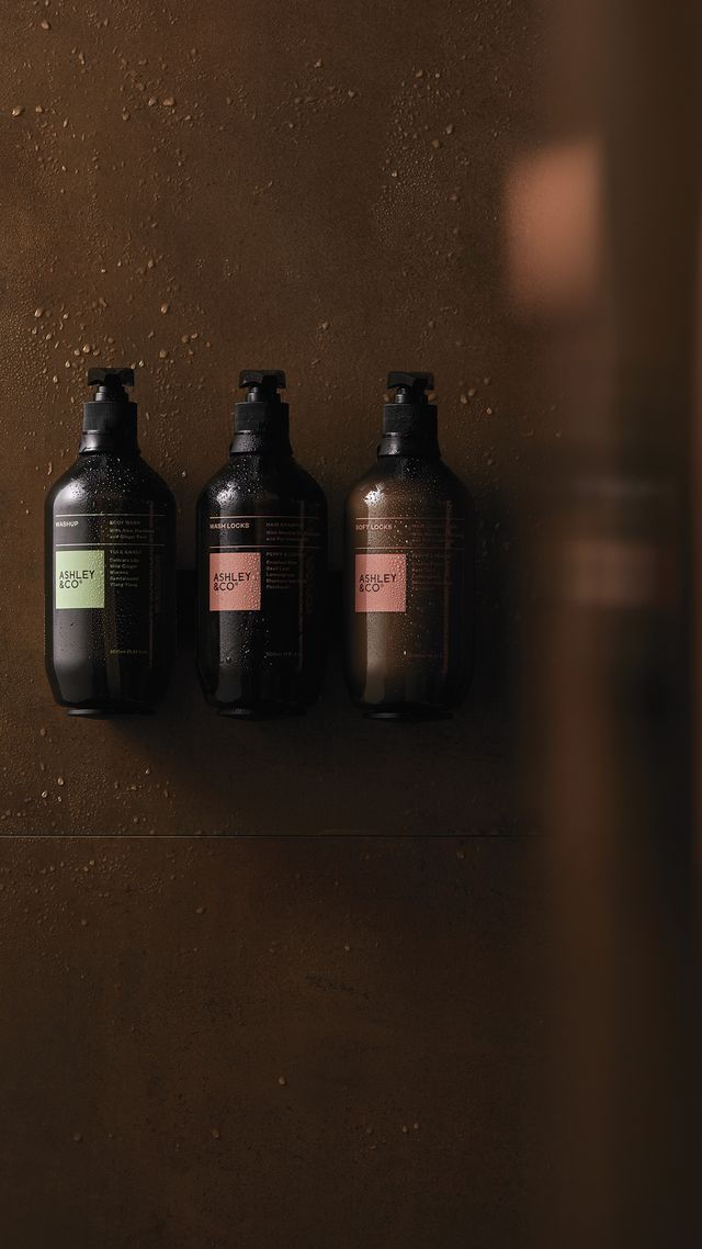 Holdme - Triple #2.jpeg