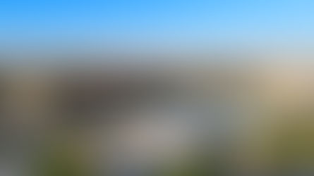 احتفلوا بعطلة عيد الفطر على شاطئ البحر في منتجع رويال لازور شارما نيوم