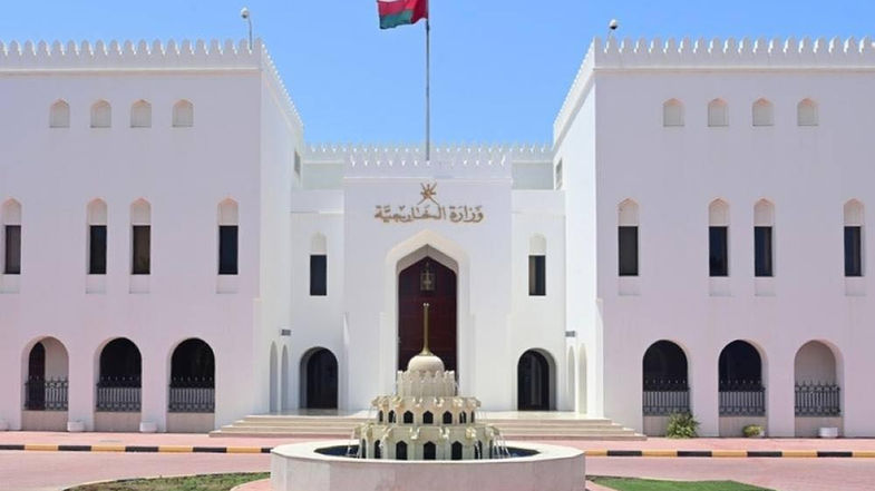 سلطنة عُمان وإيران تبحثان ضمان انسيابية الملاحة في مضيق هرمز