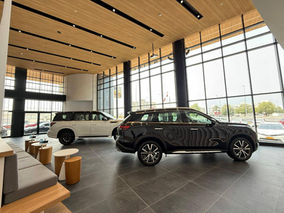 مجموعة الحشار تفتتح صالة عرض جديدة لسيارات إنفينيتي في عُمان