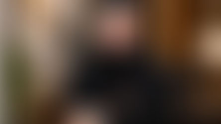 بريق الحرباء حين يصبح الصدق غربة والتملق جواز مرور