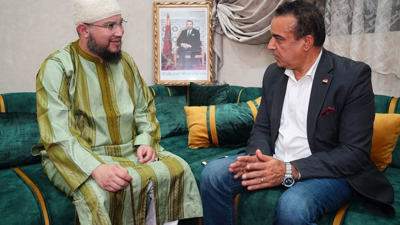 من رحاب «مجالس الأنوار»: الشيخ معاذ القادري.. مدرسة في الوسطية ونشر قيم الذكر والقرآن والخير 